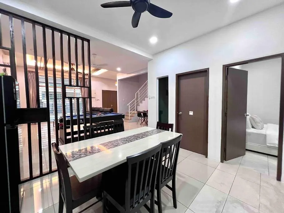 Ov 4 Bedrooms, Family 10-14 Pax Homestay Langkawi 0*,  Malajsie