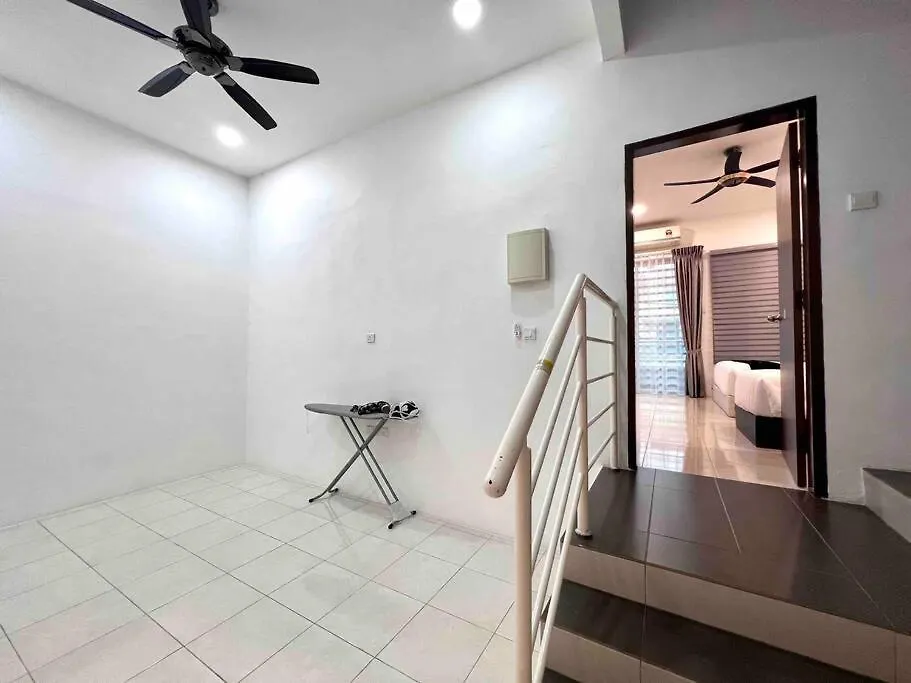 Ov 4 Bedrooms, Family 10-14 Pax Homestay Langkawi